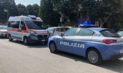 polizia ambulanza per il suicidio del poliziotto a roma