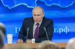 Il presidente russo Putin sarebbe stato vittima di un attentato al Cremlino nella notte tra il 2 e il 3 maggio.