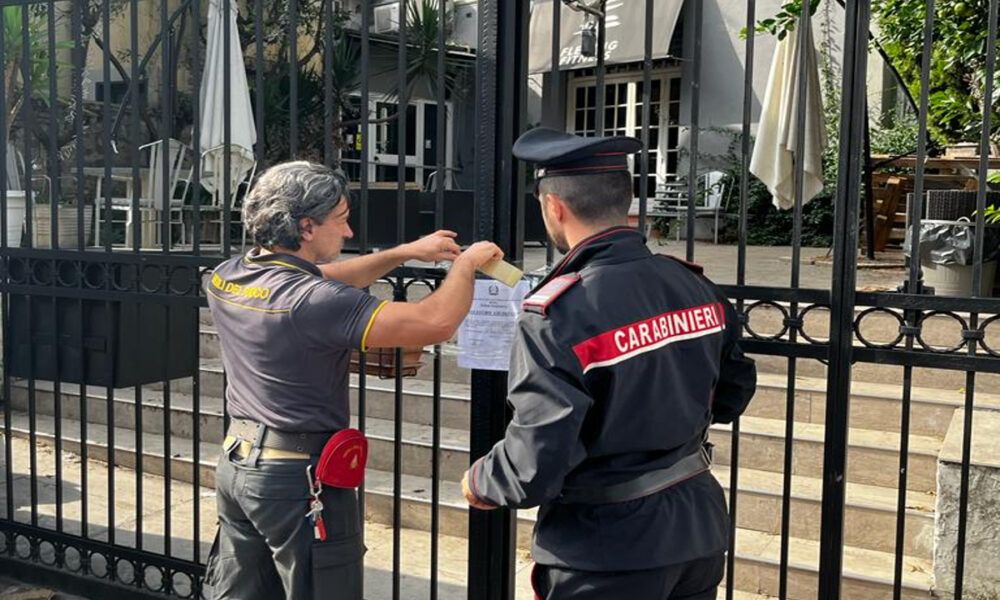 Vigile del Fuoco e Carabiniere sequestrano centro sportivo in Via Flaminia Vecchia a Roma