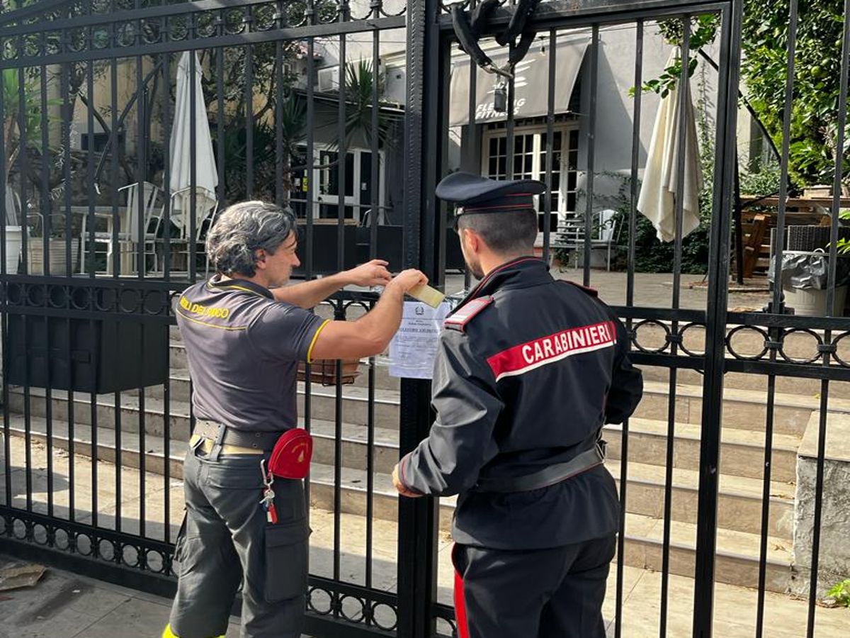 Vigile del Fuoco e Carabiniere sequestrano centro sportivo in Via Flaminia Vecchia a Roma