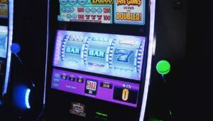 Roma, il bar che truffava i clienti alle slot machine