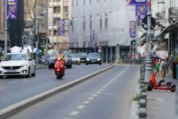 Scooter elettrico in città acquistato con l'ecobonus 2022