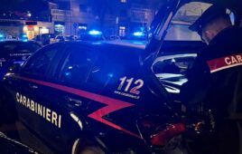 Roma, avrebbe dovuto amarla invece l'ha prima picchiata e poi le ha sottratto il telefonino. Arrestato dai carabinieri un uomo di 45 anni.