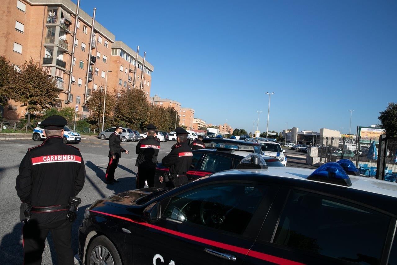 blitz carabinieri a Ostia