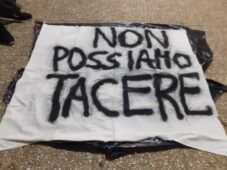 Manifestazione contro lo spaccio a Roma nord, fiaccolata di Don Coluccia
