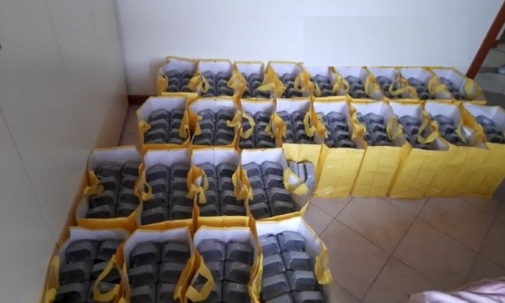Ladri di batterie in azione: colpo da oltre 90mila euro, nei guai 5 persone Ladri di batterie in azione: colpo da oltre 90mila euro, nei guai 5 persone
