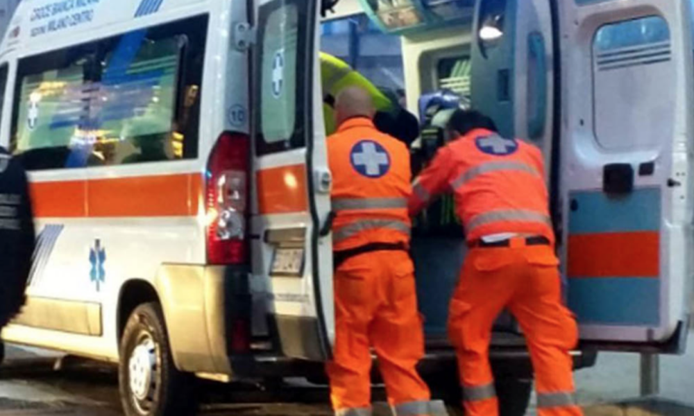 Roma, terribile incidente tra auto e moto: 41enne in coma, la famiglia: ‘Cerchiamo testimoni’
