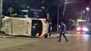 ambulanza rovesciata a via della bufalotta