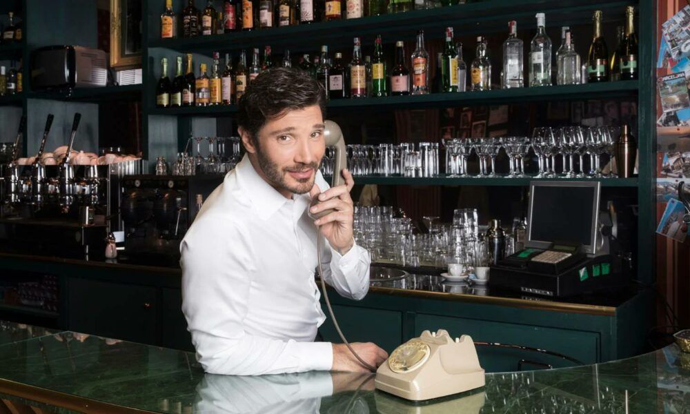 Bar Stella su Rai 2, torna Stefano De Martino: chi sono gli ospiti di stasera Bar Stella su Rai 2, torna Stefano De Martino: chi sono gli ospiti di stasera
