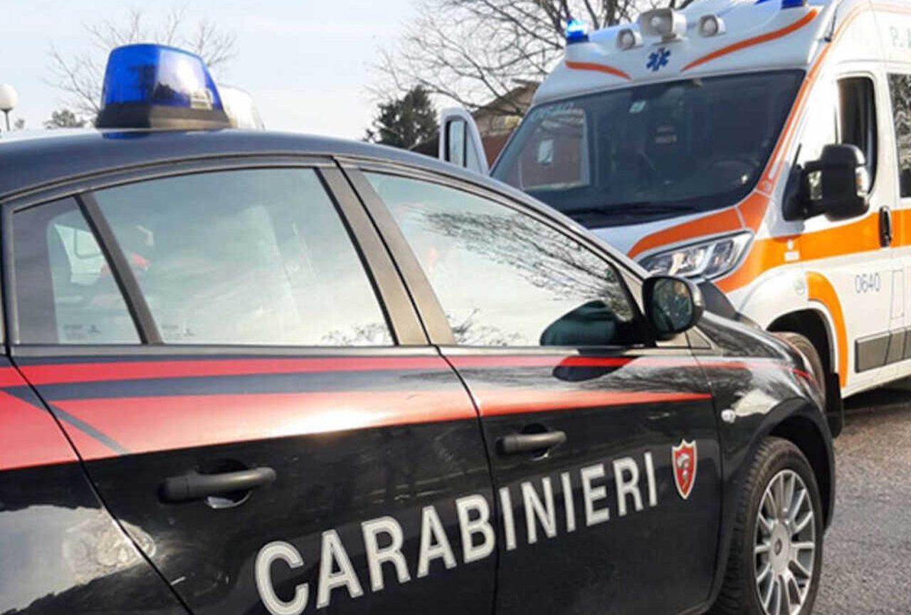 Carabinieri e ambulanza