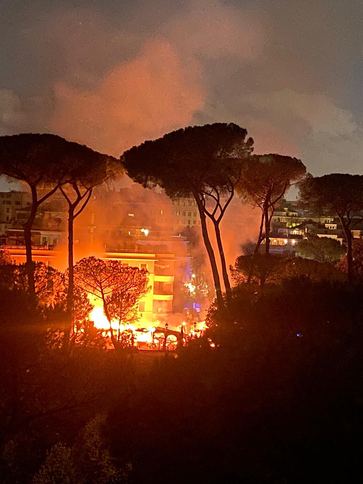 incendio Casina Villa Massimo