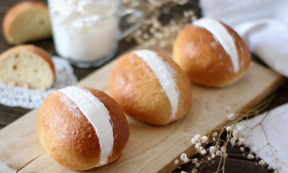 Dolci di Natale romani, il maritozzo è uno di questi