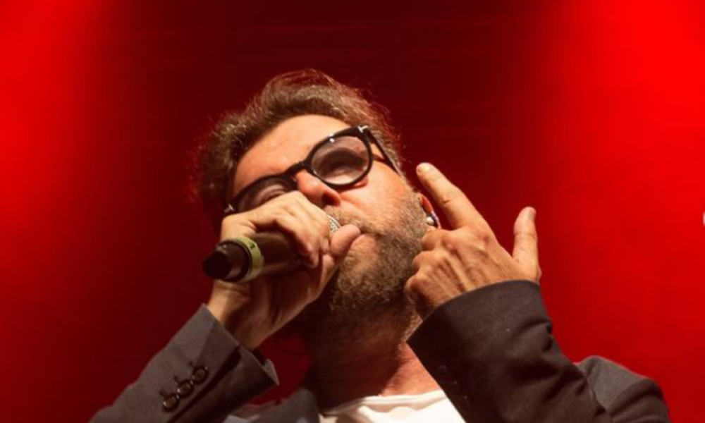 Paolo Vallesi: chi è, età, carriera, canzoni, oggi, chi è la moglie, foto e Instagram Paolo Vallesi: chi è, età, carriera, canzoni, oggi, chi è la moglie, foto e Instagram