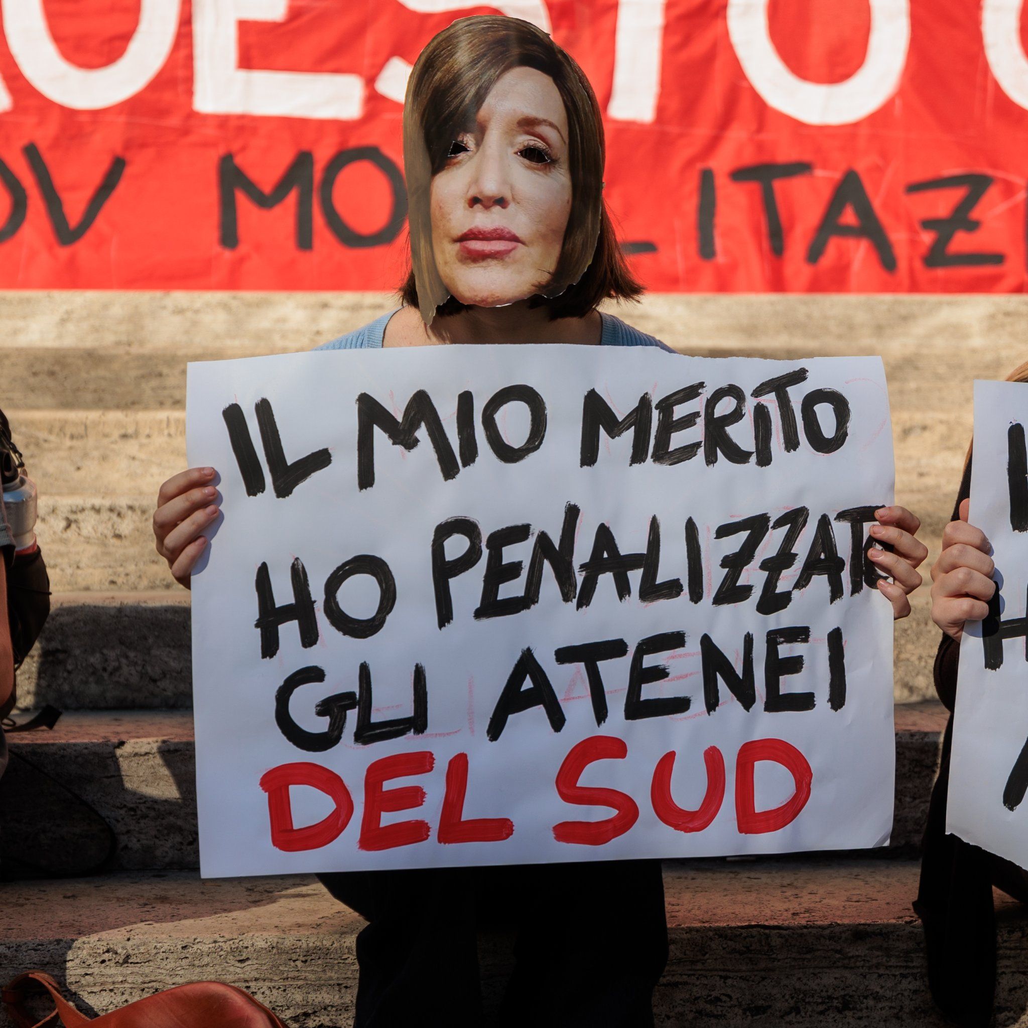 flash mob degli studenti davanti al ministero per protestare contro il Governo