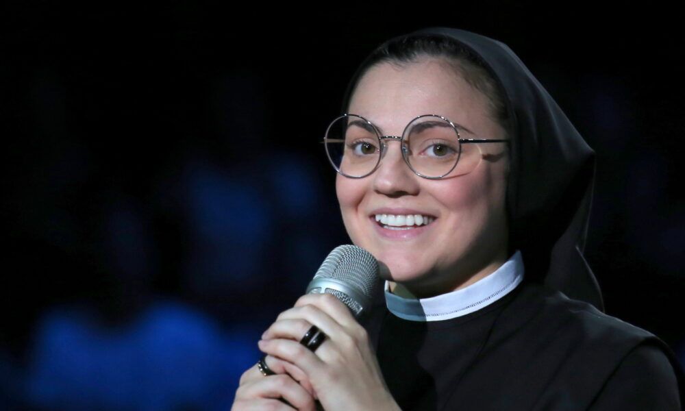 Suor Cristina il racconto a Verissimo ' Vado a ballare mi diverto