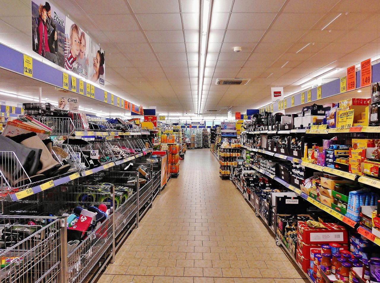 Una banda di ladri lo scorso 15 novembre si è intrufolata nel supermercato Todis provando a rubare la cassa. Indagini in corso.