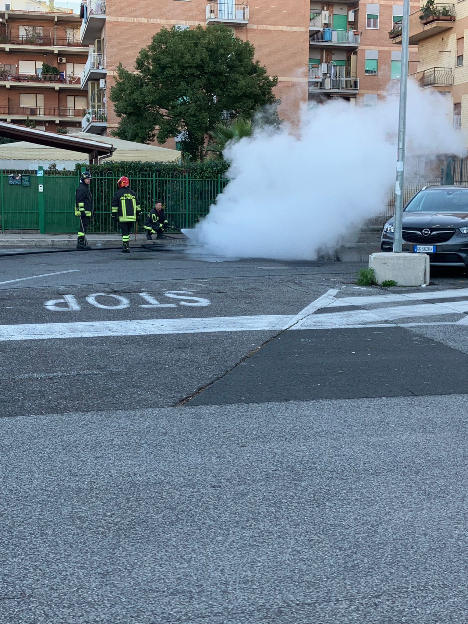 incendio auto Pomezia