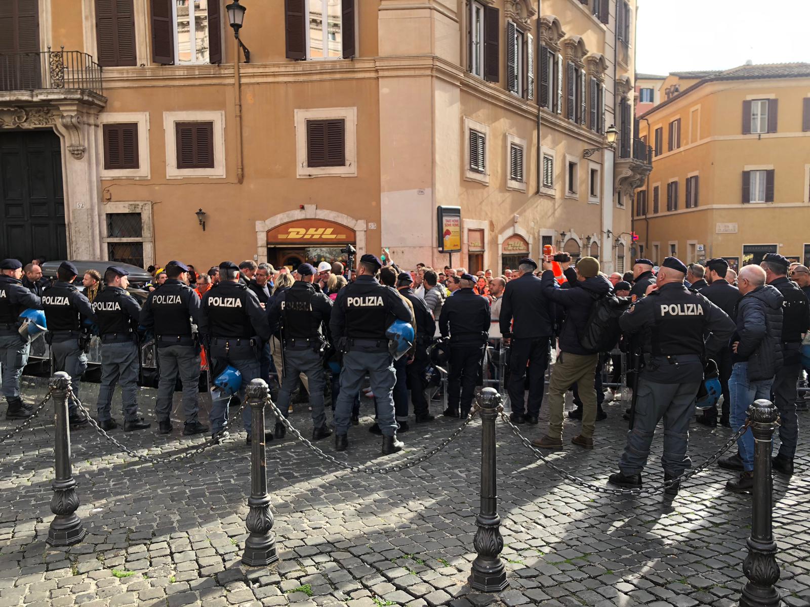 Manifestazione a Roma imprenditori a Montecitorio