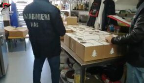 Nas sequestrano panettoni spacciati come artigianali