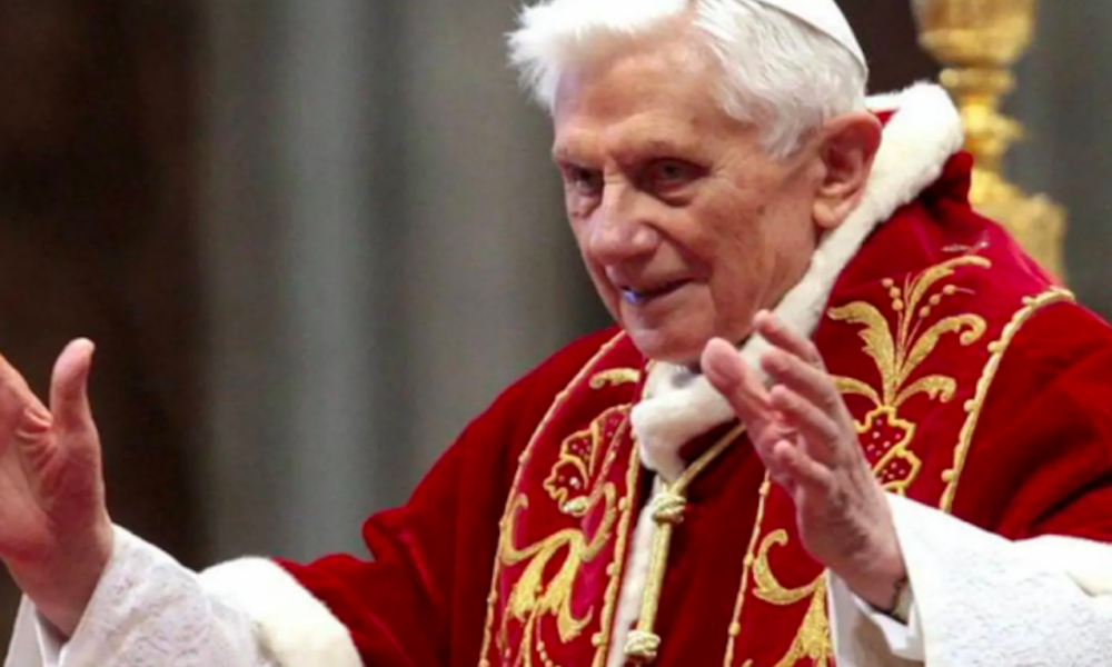 truffa ai fedeli per i Funerali Papa Ratzinger oggi a Roma