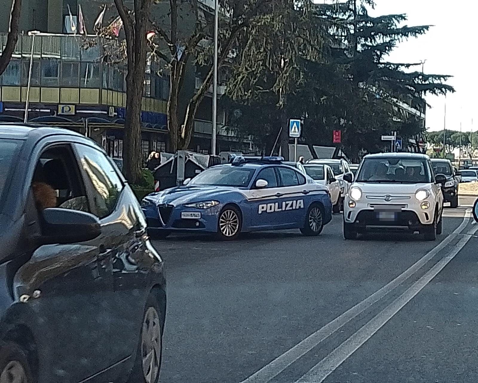 Polizia intervenuta in Via Quaglia per l'aggressione a due donne