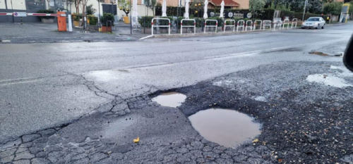 Roma, maltempo e la strada 'gruviera'