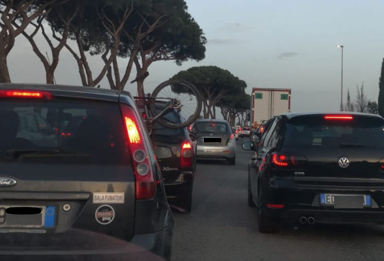 Traffico paralizzato dal maltempo a Roma