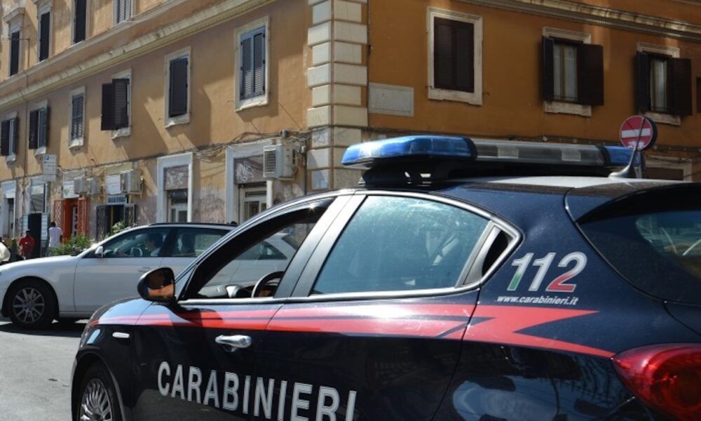 Preso dai carabinieri ladro seriale che si divertita a fare la spesa gratis nella mensa della scuola