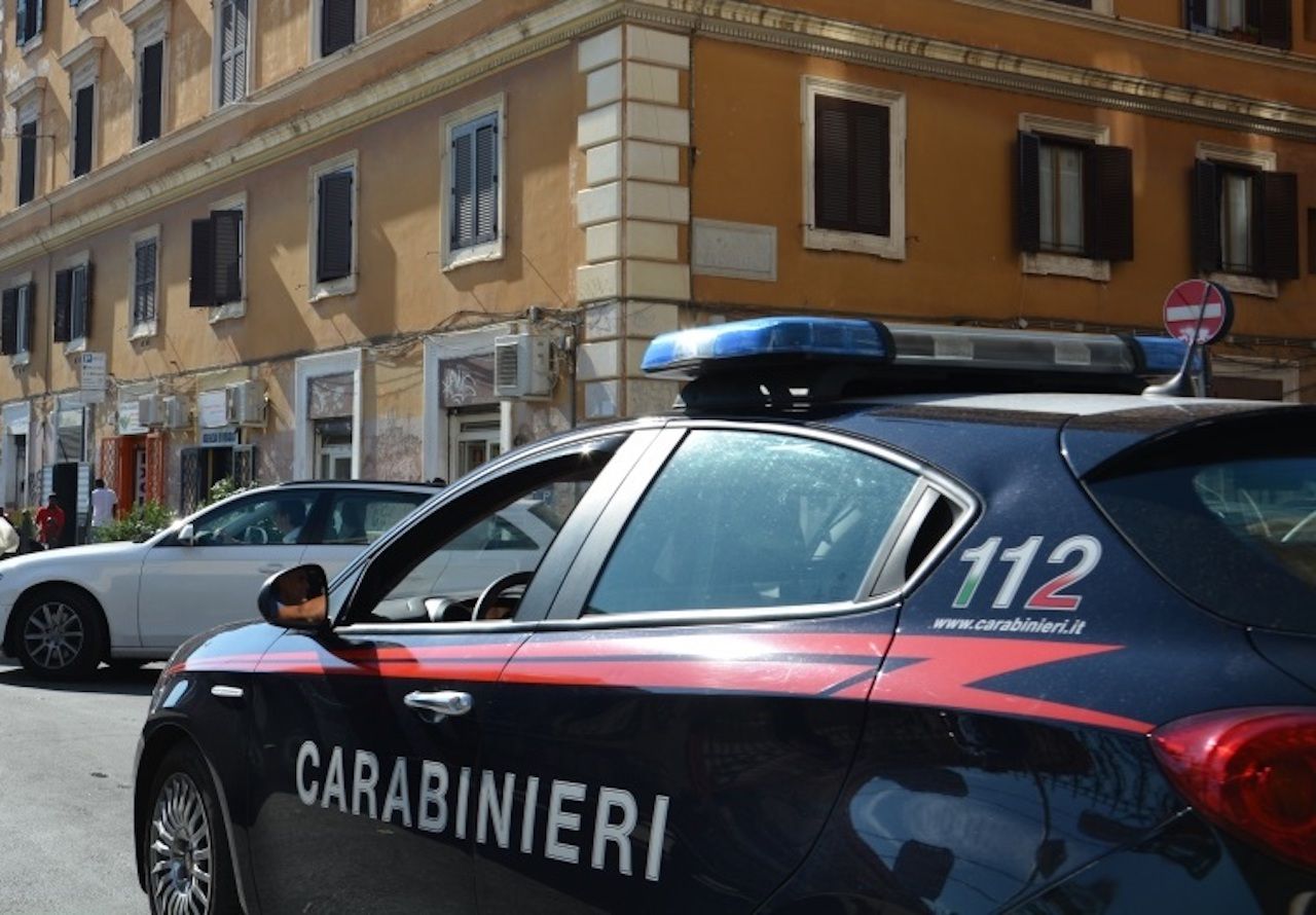 Preso dai carabinieri ladro seriale che si divertita a fare la spesa gratis nella mensa della scuola