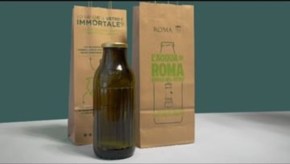 bottiglie riciclate, progetto acqua Roma