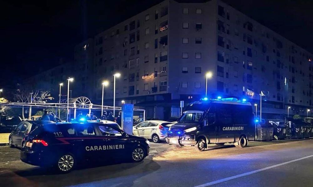 Carabinieri a Tor Bella MOnaca