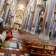 dà di matto in chiesa, basilica santa maria degli angeli