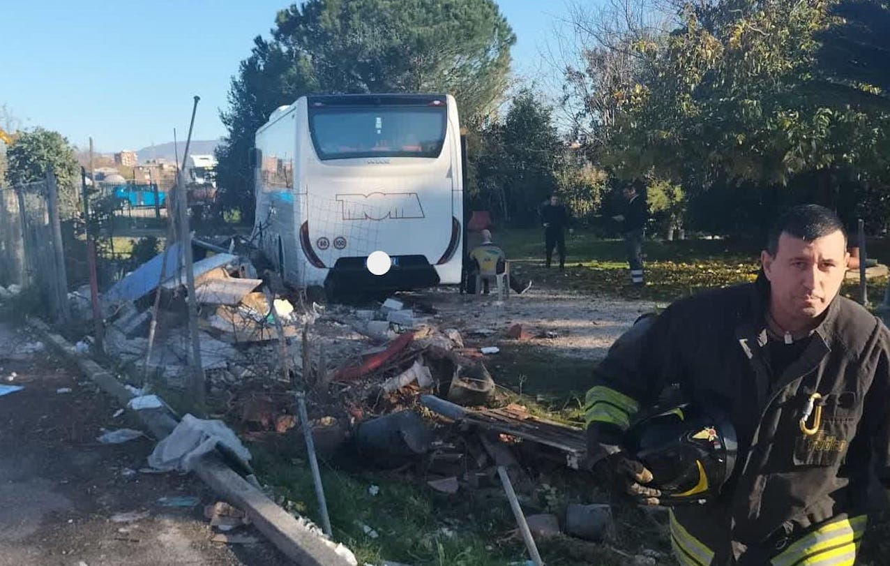 incidente bus con 41 bambini