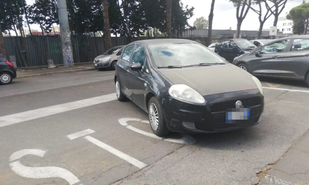 Auto parcheggio stop pomezia