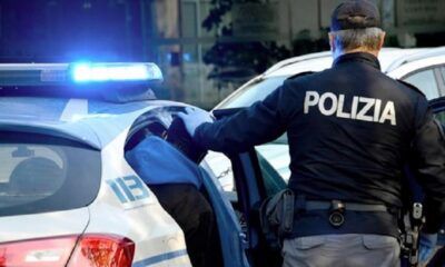 23enne aggredisce e rapina titolare di un negozio, arrestata dalla polizia