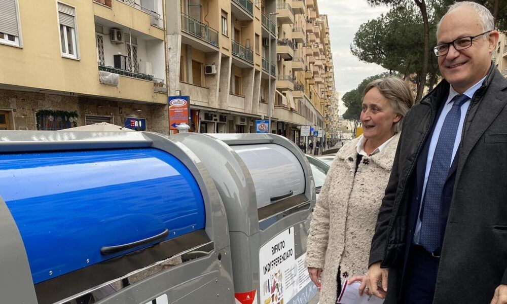 Roma, arrivano 32 campane per i rifiuti. Per il Giubileo, obiettivo altre 9.000 Roma, arrivano 32 campane per i rifiuti. Per il Giubileo, obiettivo altre 9.000
