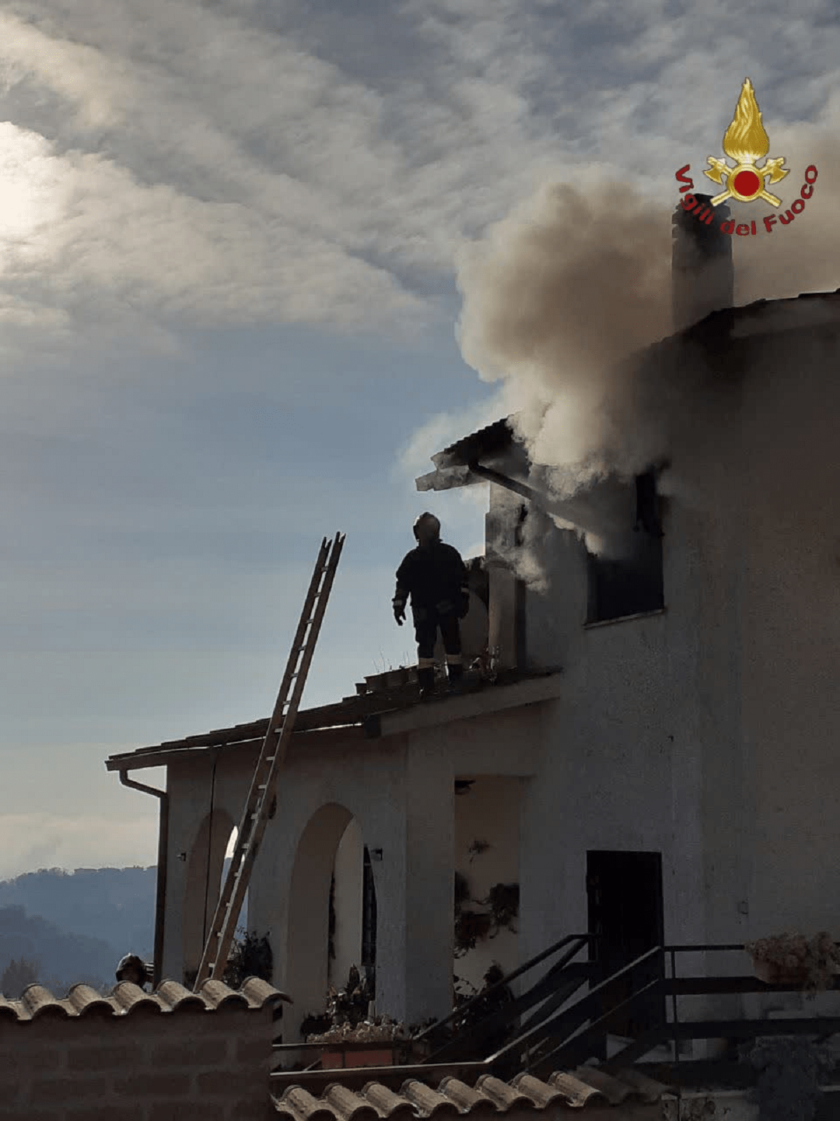 Incendio mansarda a Riano