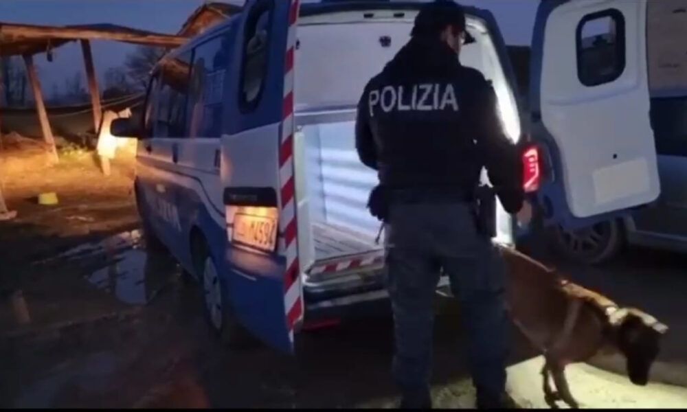 Immigrazione clandestina, maxi operazione della Polizia: arresti e perquisizioni in tutta Italia (VIDEO) Immigrazione clandestina, maxi operazione della Polizia: arresti e perquisizioni in tutta Italia (VIDEO)
