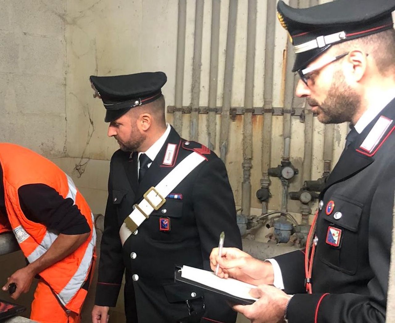 controlli dei carabinieri a Tor Bella Monaca