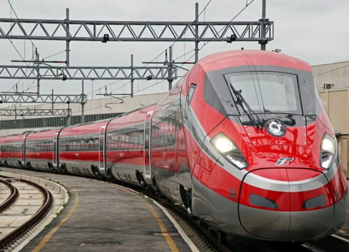 Treno frecciarossa la storia della pendolare napoli milano