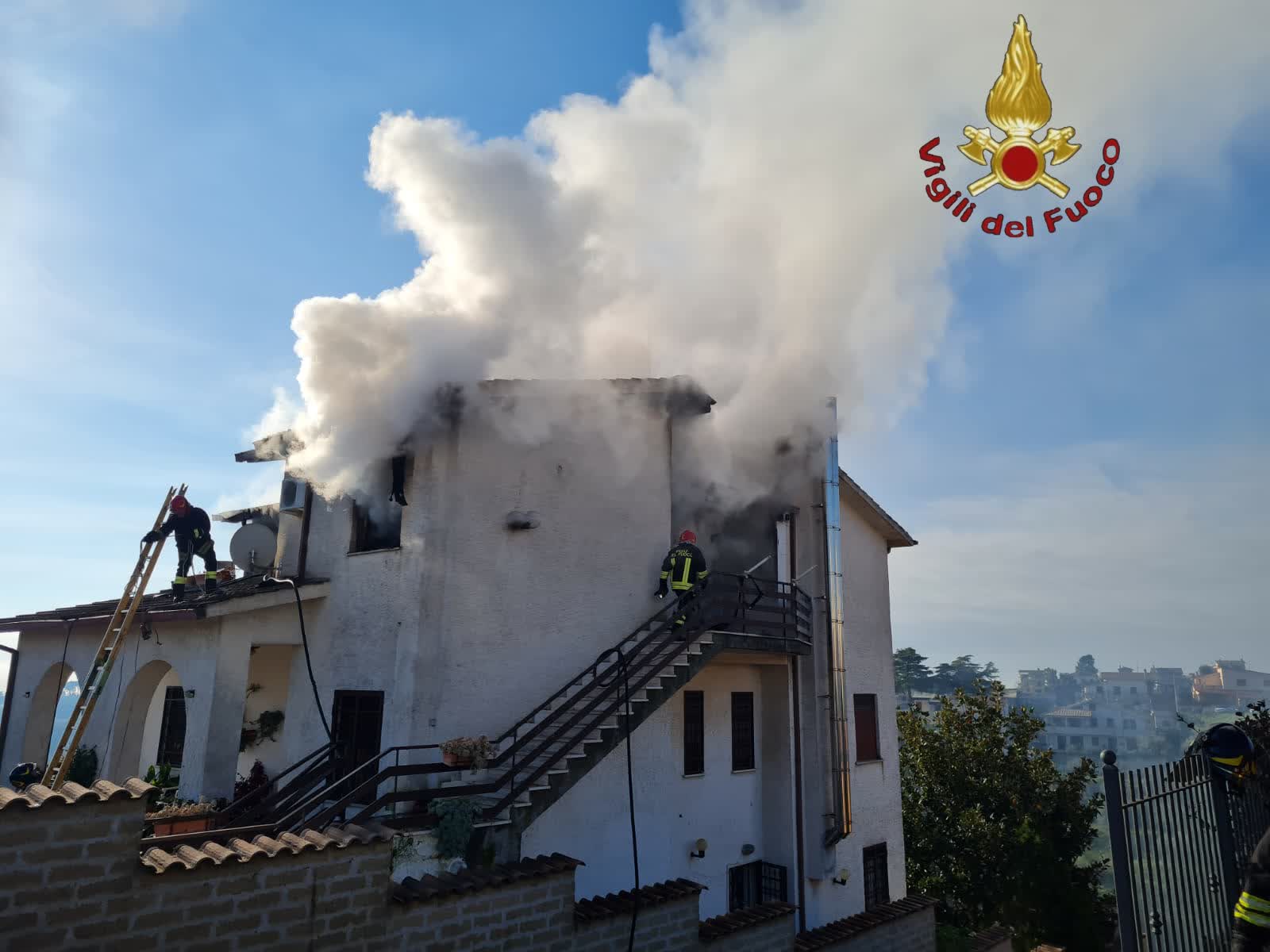 Incendio mansarda a Riano