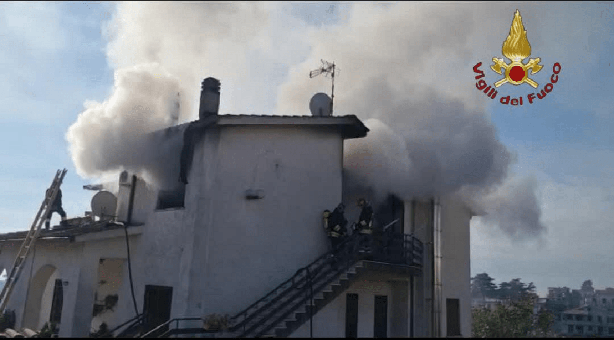 Incendio mansarda a Riano