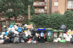 Emergenza rifiuti a Roma