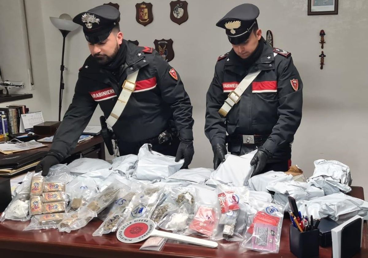 Roma est la droga sequestrata dai Carabinieri