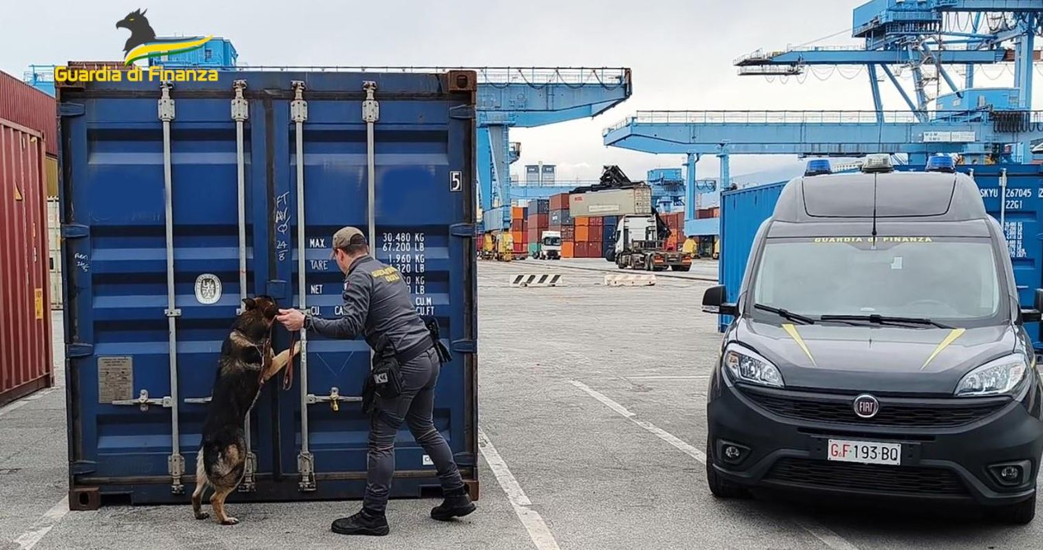 Operazione anti droga al porto di Genova perquisizioni anche a Roma