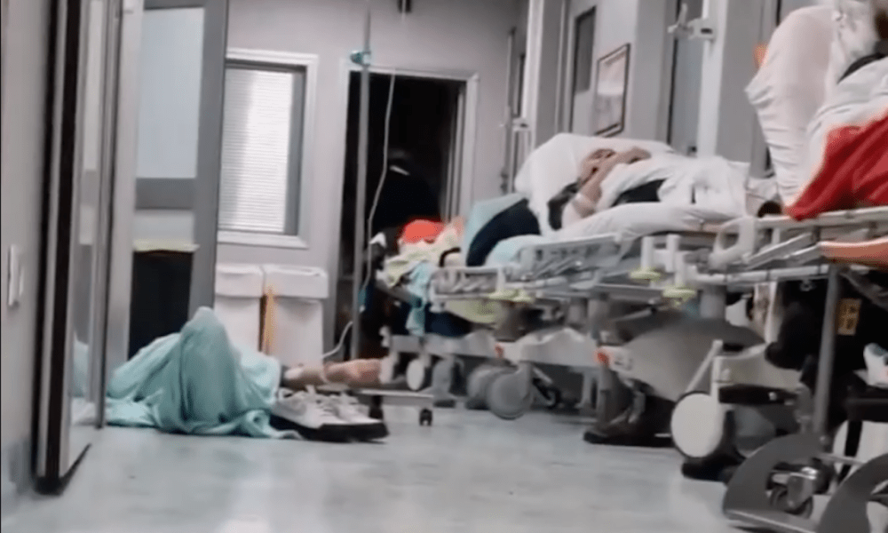 Ospedale S. Andrea, malati per terra al pronto soccorso