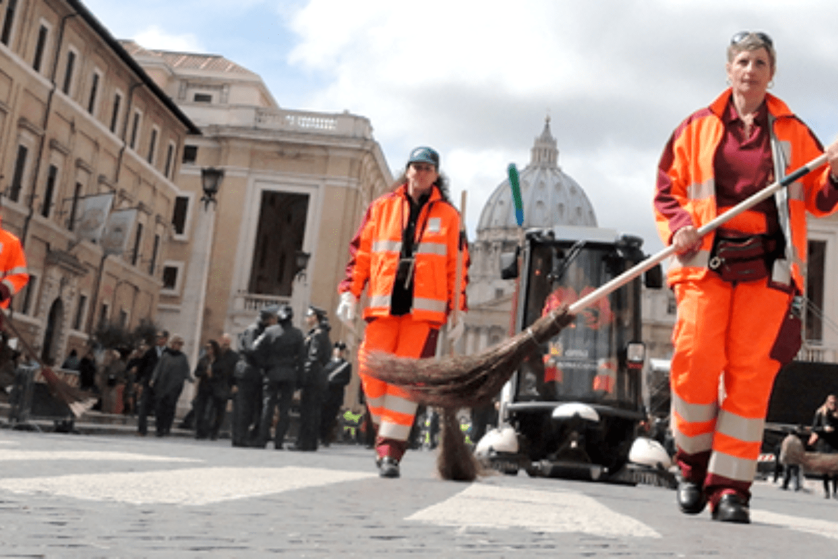 Un diffuso assenteismo quello registratosi all'interno di Ama che ha portato al licenziamento di 33 persone. I dettagli.