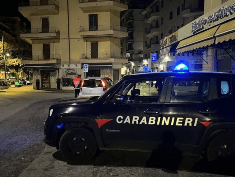 Malamovida A Colleferro Va In Giro Con Un Coltello A Serramanico 