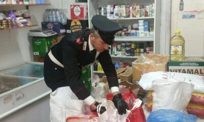 Roma, Carabinieri a Tor Bella Monaca chiudono negozio per carenze igienico sanitarie