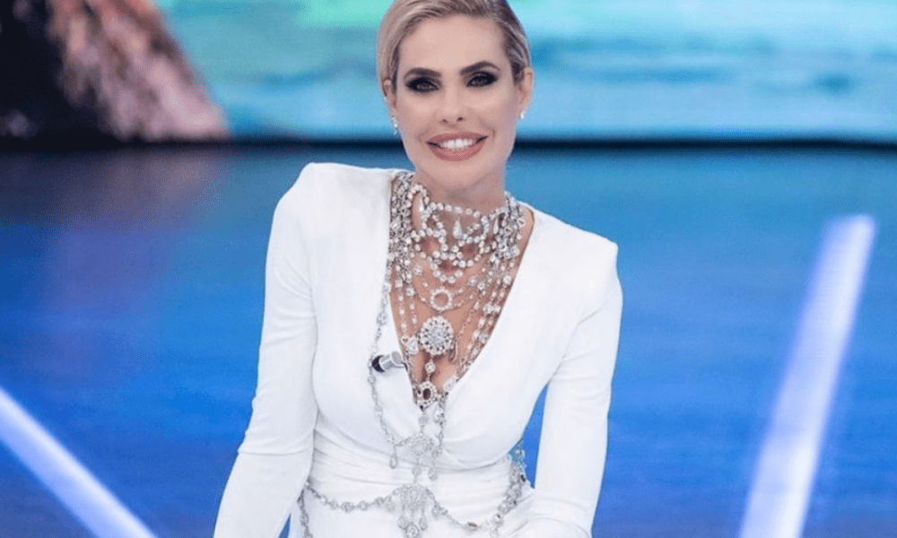 Ilary Blasi che presenta l'Isola dei Famosi